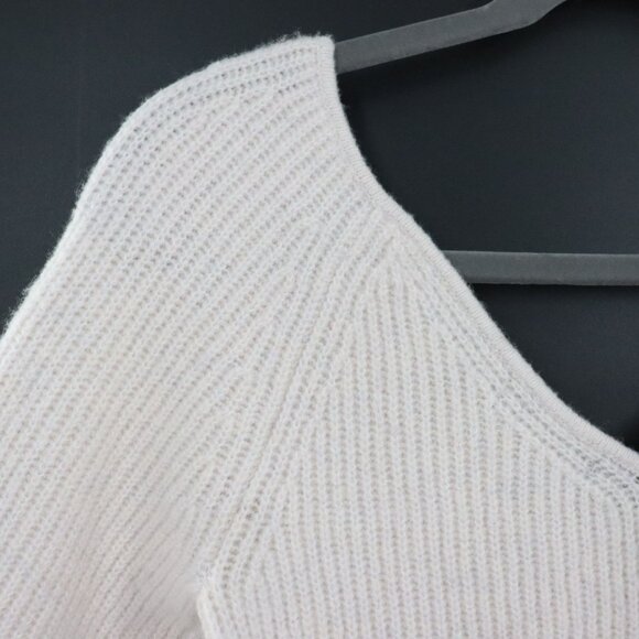 Banana Republic Yak Hair Wool Sweater Womens L Cream Quiet Luxury Classic NWT - Picture 4 of 15